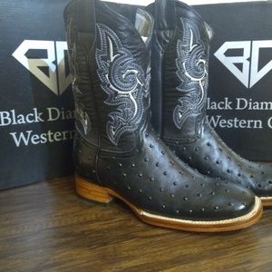 Genuine leather boots with ostrich print